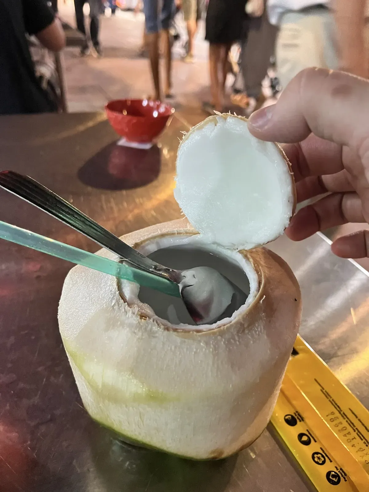 喝起來跟泰國椰子香味很不同